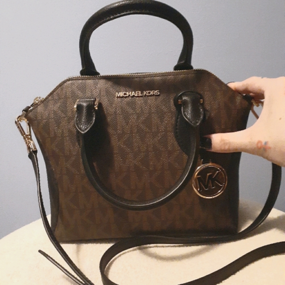 MK Coraline brown messenger crossbosy